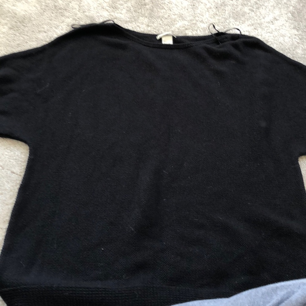 Knit black 3/4 sleeve sweater